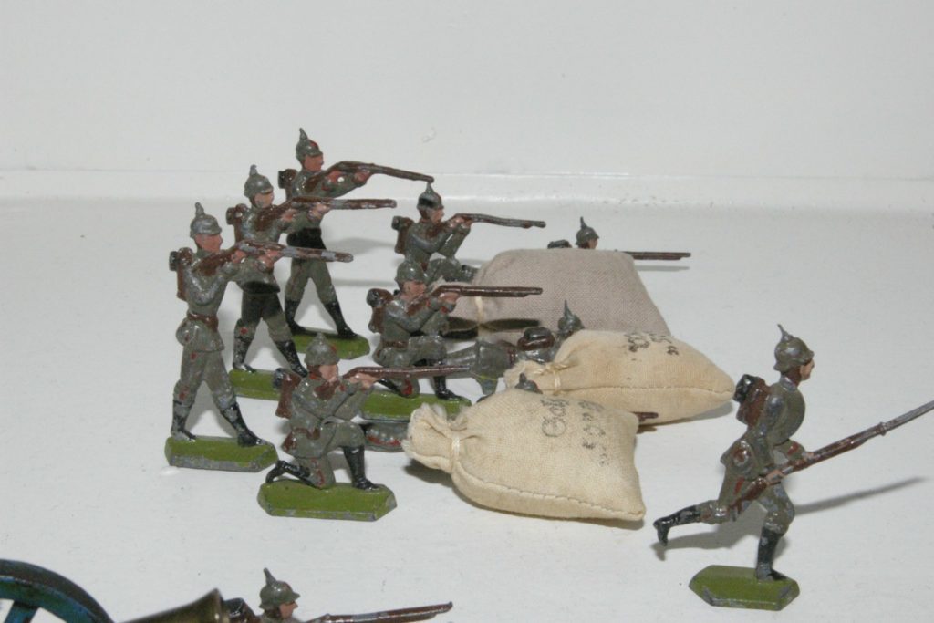 Semi-flat Schneider figures