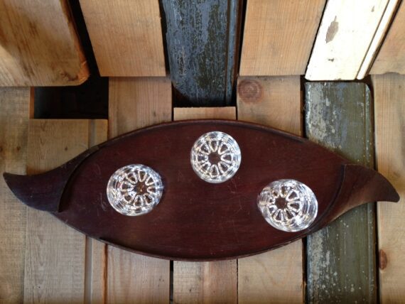 Wooden serving tray and 3 whisky glasses 1970 - Image 4