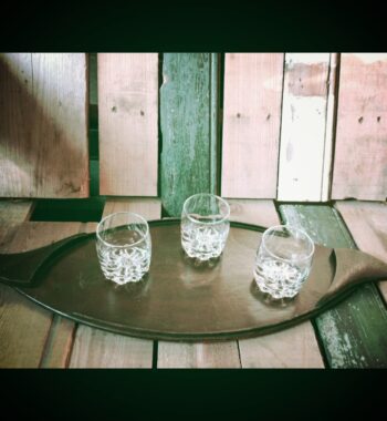 Wooden serving tray and 3 whisky glasses 1970