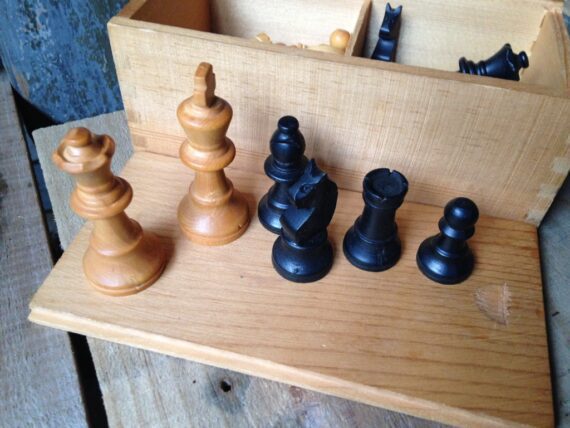 Wooden chess set 1970's in original box - Image 4