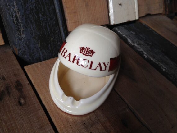 Barclay racing helmet ashtray - Image 3