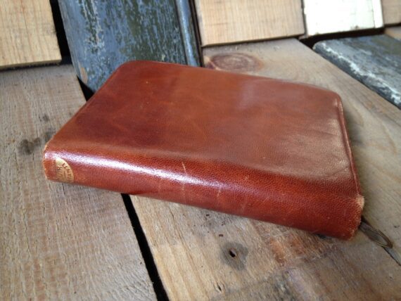 Leather 2 playing card deck holder 1980 France - Image 2