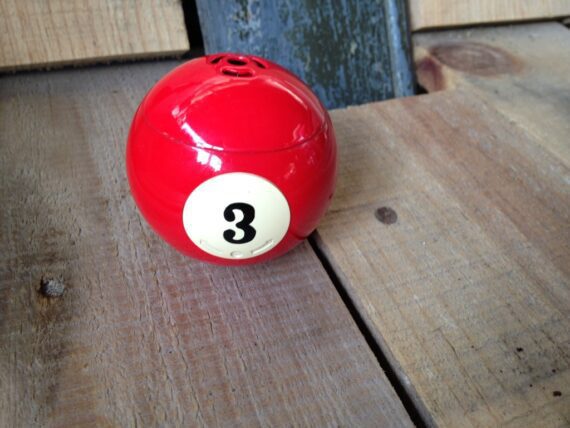 Table lighter red pool ball 1980 - Image 5