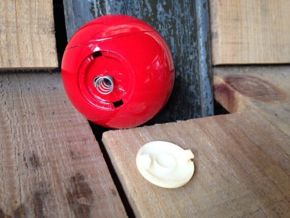 Table lighter red pool ball 1980 - Image 2