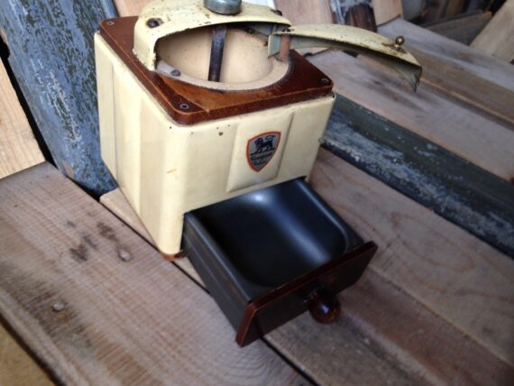 Peugeot Cream coffee grinder 1950 France - Image 3