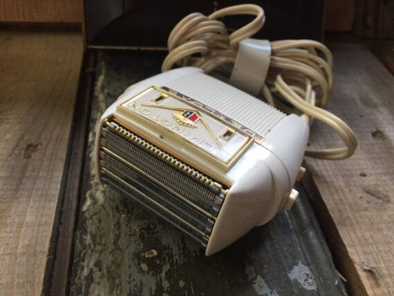 Remington Roll-a-Matic de luxe electric shaver in case 1950 - Image 2