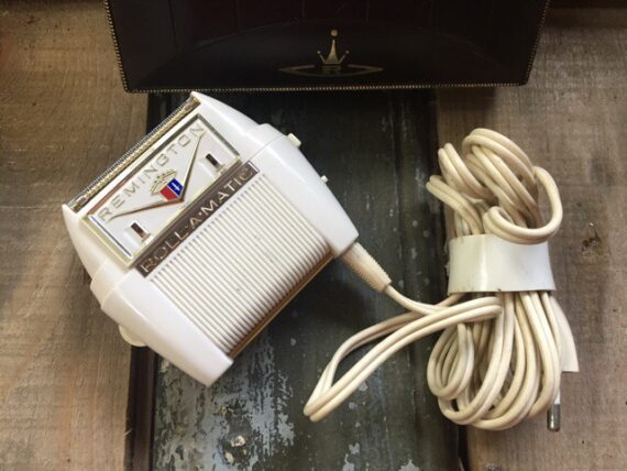 Remington Roll-a-Matic de luxe electric shaver in case 1950 - Image 4