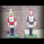 Britains 2x 54mm solid figures Guardsman England 1990