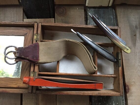 Shaving box with Straight razors and strops 1920 Holland - Image 6