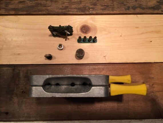 Meisterzinn mould 1009 large 40mm battlefield accessories Germany 1970 - Image 2