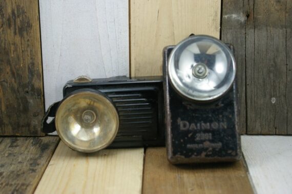 Daimon 2361 and Pertrix 665 belt flashlights 1950 Germany - Image 3