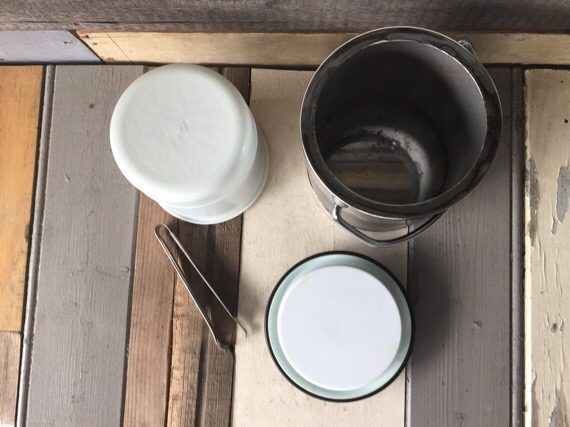 Ice bucket and grabber bar man tool 1980 Japan - Image 5