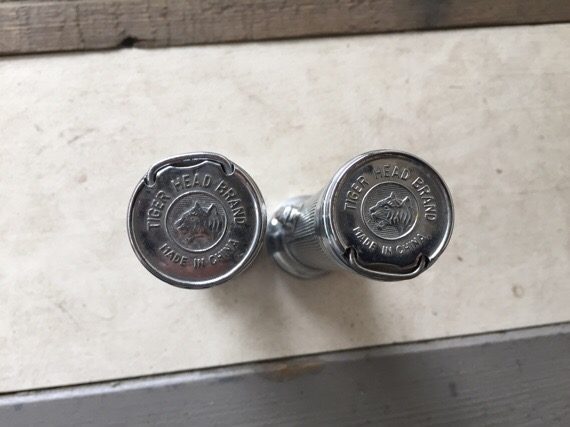 Tiger Head Flashlight 2x desk tool 1960 China - Image 5