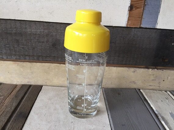 Cocktail shaker yellow bar man tool 1966 Italy - Image 4