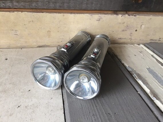 Tiger Head Flashlight 2x desk tool 1960 China - Image 4