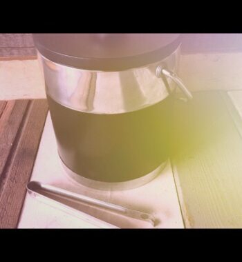 Ice bucket and grabber bar man tool 1980 Japan