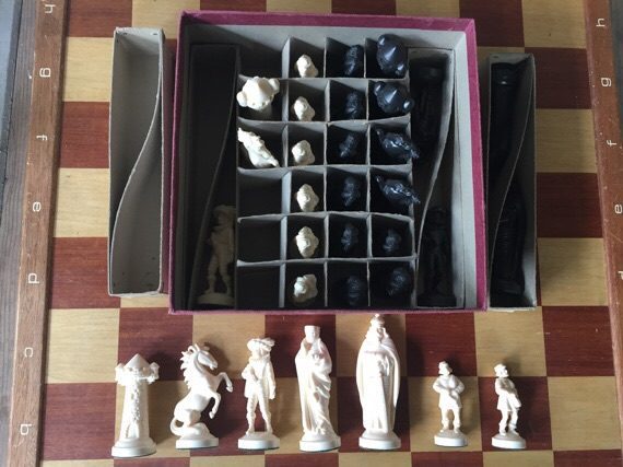 Chessboard and medieval Pieces 1960 Netherlands - Image 4