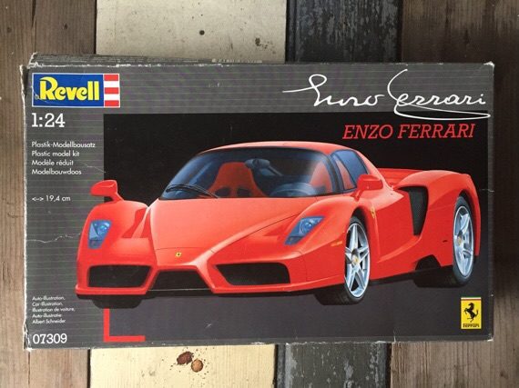 Revell Ferrari Enzo 07309 model kit 1:24 Germany 2002