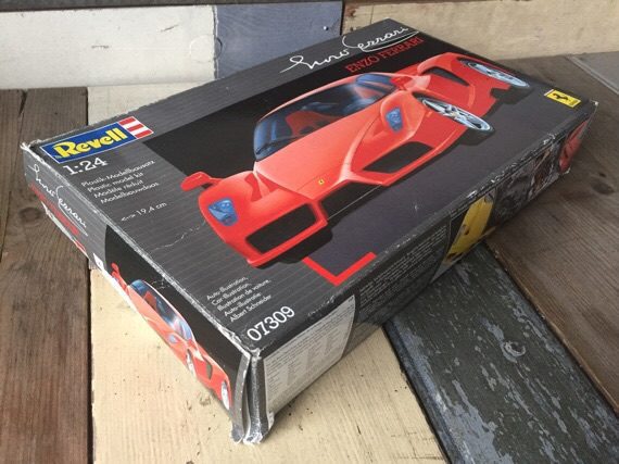 Revell Ferrari Enzo 07309 model kit 1:24 Germany 2002 - Image 5