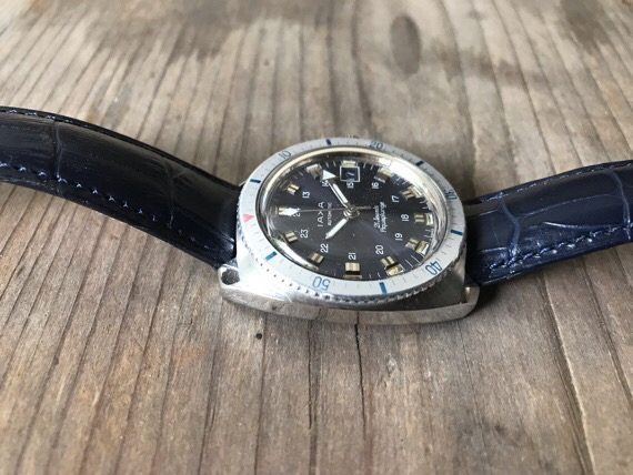 IAXA Aquaplunge diver date steel watch 1960 Switzerland - Image 4