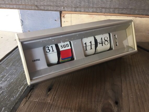 Copal 601 day date flip clock space age 1970 Japan - Image 2