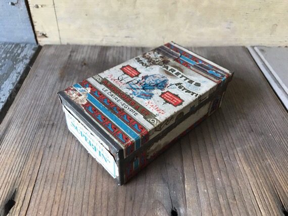 A Broches Co 50 cigarettes tobacco tin 1940 Egypt - Image 2