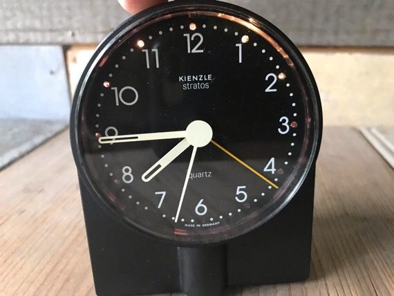 Kienzle Stratos quartz design desk clock 1980 Germany - Image 4
