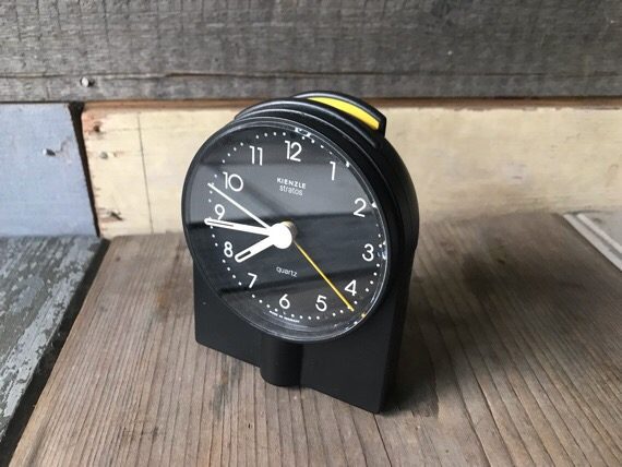 Kienzle Stratos quartz design desk clock 1980 Germany - Image 2