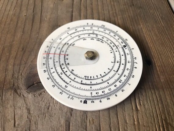 Space Age small circular slide rule box 1970 Hong Kong - Image 3