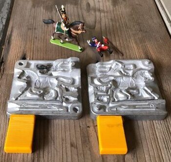 Meisterzinn mold 1325 double soldier horse Germany 1980