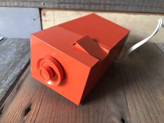 Safari 3700 space age orange flip alarm clock 1970 Hong Kong - Image 5