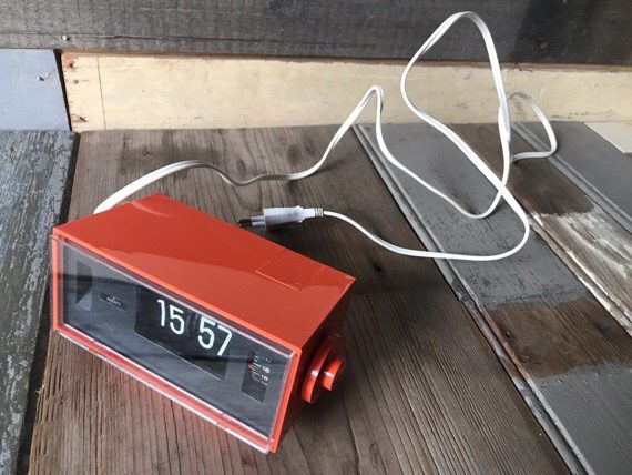 Safari 3700 space age orange flip alarm clock 1970 Hong Kong