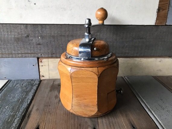 PeDe 851 Dienes 8 sided curved wood coffee grinder Holland 1940 - Image 3