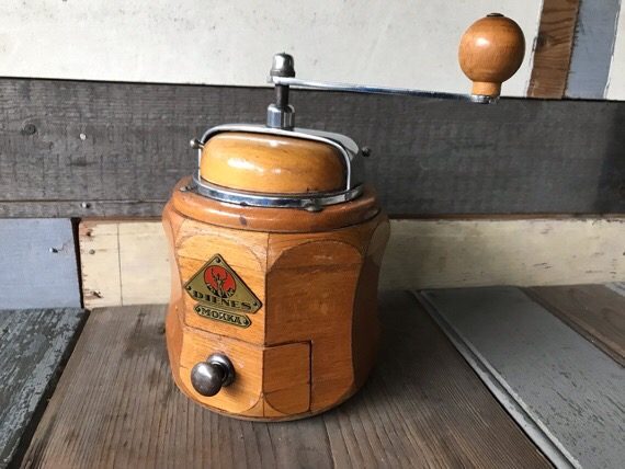 PeDe 851 Dienes 8 sided curved wood coffee grinder Holland 1940 - Image 2