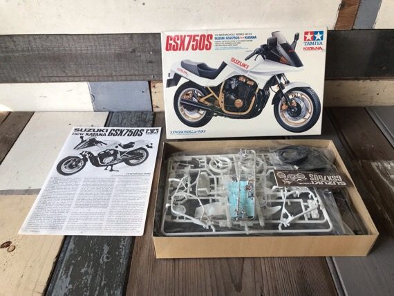 Tamiya Suzuki GSX750S Katana 34 model kit 1991 Japan - Image 4
