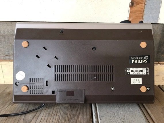 Philips 590 electronic clockradio red LED design alarm 1980 Holland - Image 9