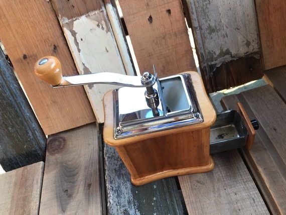 Dienes mokka 568 PeDe curved cherry wood coffee grinder Germany 1950 - Image 3