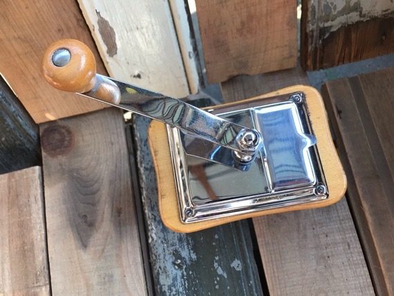 Dienes mokka 568 PeDe curved cherry wood coffee grinder Germany 1950 - Image 4