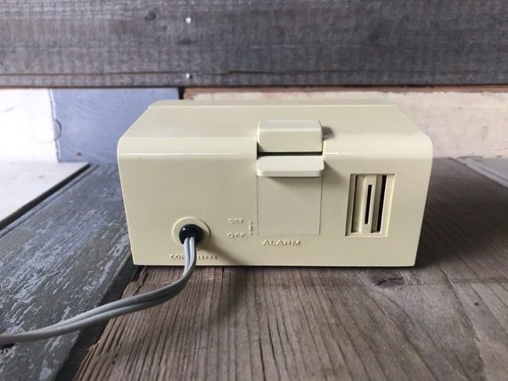 Copal RP-170 cream flip alarm clock 24 hour 1977 Japan - Image 4