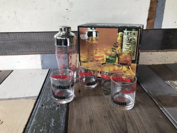 Saivo Cocktail shaker set 4 glasses boxed bar man tool 1970 Italy - Image 4
