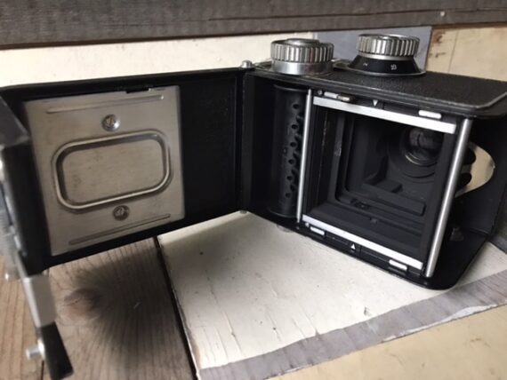 Beautiflex D Taiyodo Koki TLR Camera case 1950 Japan - Image 9