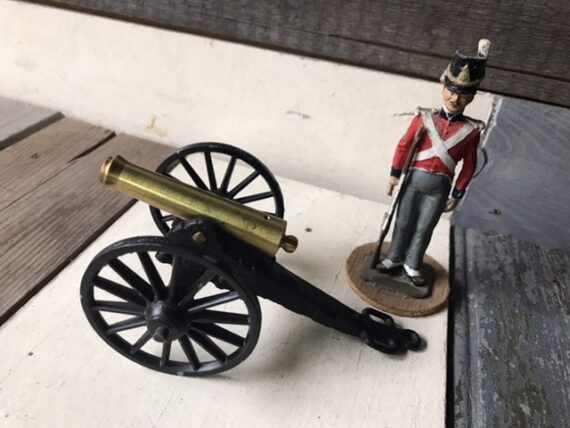 Michael Falk co cast iron brass canon soldier 1970 USA - Image 3