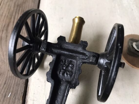 Michael Falk co cast iron brass canon soldier 1970 USA - Image 6
