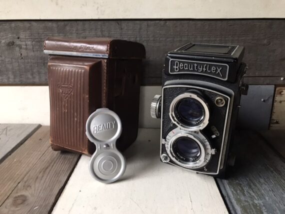 Beautiflex D Taiyodo Koki TLR Camera case 1950 Japan - Image 3