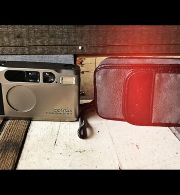 Contax T2 camera 35mm compact in case 1990 Japan