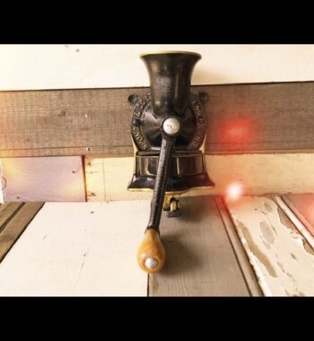 Spong no 1 cast iron Coffee Mill with cup England 1950