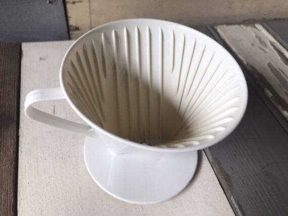 Melitta 102 drip style coffee filter holder and filters 2000 Germany - Image 4