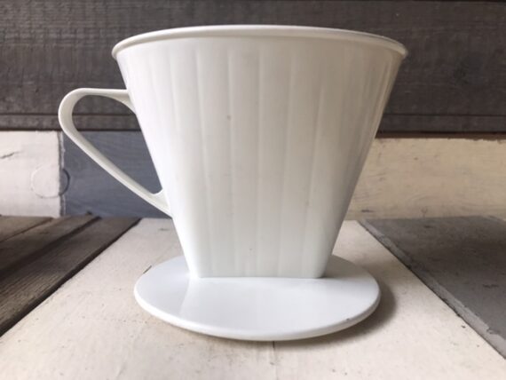 Melitta 102 drip style coffee filter holder and filters 2000 Germany - Image 2