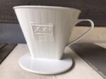 Melitta 102 drip style coffee filter holder and filters 2000 Germany - Image 3