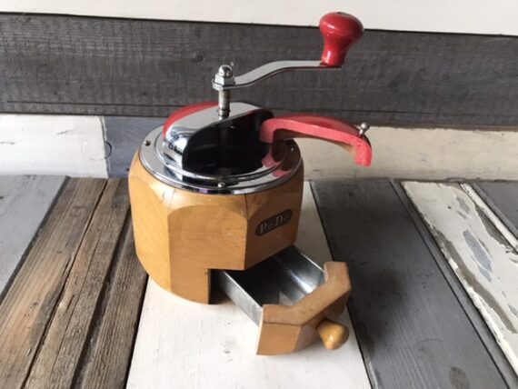 PeDe 546 Dienes 8 sided red wood coffee grinder Holland 1950 - Image 4